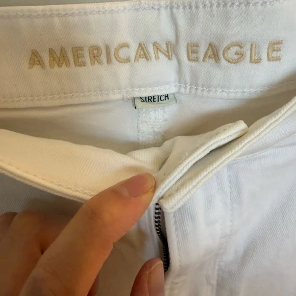 American Eagle 8” Dreamy Drape Stretch Low-Rise Baggy Jort, white, size 8 - Picture 6 of 9
